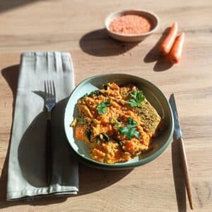dalh de lentilles corail aux légumes curry coco et saumon